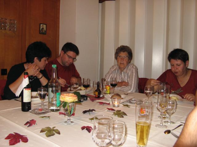 IMG_0066.JPG - Bei dieser Gelegenheit ein Dank an die Helferinnen und Helfer, auch an die die hier nicht auf dem Foto sind